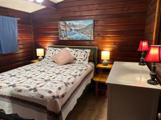 The Cedars Motel Sicamous - 3