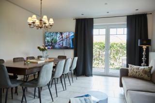 Ferienhaus Has & Igel - märchenhaft in Buxtehude bis 10 Personen - 4 Schlafzimmer - Terrasse - 140 qm - 2 Parkplätze unterm Carport - 2