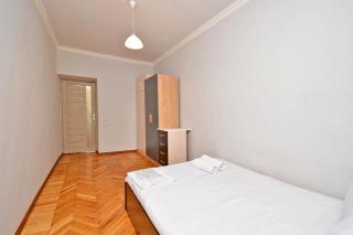 Avchieva's apt on Sundukyan Street - Ereván - 4
