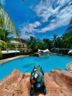 Sun Plaza Subic Hotel - 2