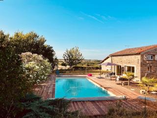 La Villa Belly - ancienne grange avec piscine et home cinema - 0