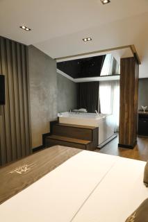 Xhasen Hotel & Café - 0
