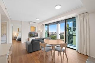 CBD 1BR River & Botanic Garden Views with Pool and Gym - 7