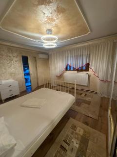 Iris Room - Bukarest - 3