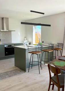 Spacious Family Home In Rolleston 2 Bedrooms With 3 Beds - 0