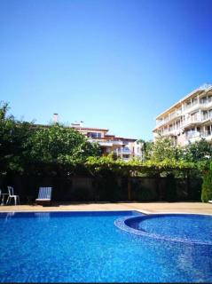 Modern & Fully Equipped Apartment- Stylish Comfort - 2