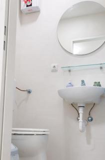 Modern 1BR Stay Comfort for 3 in Central Vienna - 1