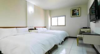 E Moon Hotel - 9