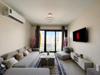 3BDR Chalet with Balcony and Pool View Zahra l Sidi Abd El Rahman - 0