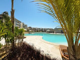 3BDR Chalet with Balcony and Pool View Zahra l Sidi Abd El Rahman - 5