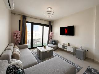 3BDR Chalet with Balcony and Pool View Zahra l Sidi Abd El Rahman - 2