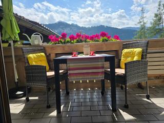 EINZIGARTIG, Bergblick, Erholung PUR, Komfort, Balkon, WOHNZIMMER, 2 SCHLAFZIMMER, ruhig - 9
