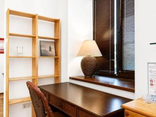 Home Hotel Apartments on Kontraktova Ploshcha - 4