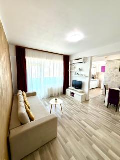 Summerland Seaview Premium Apartments - 6