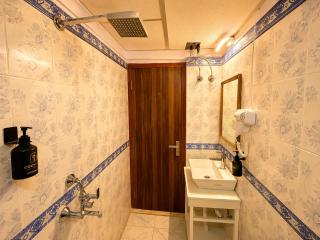 Hotel CozyKey Rajpur Road - 1