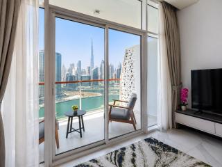 Panoramic Burj Khalifa and Canal View - 2