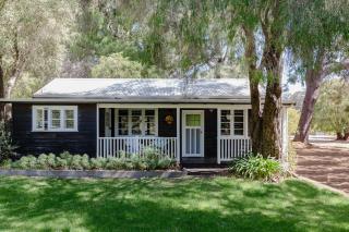 boutique luxury farm stay near beaches & wineries - 9