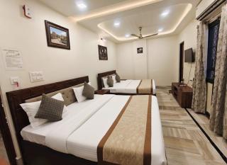 Holiday Out hotel - 0
