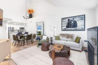 Whistler Village PentHouse, 3 BDR - Walk to Ski - 7