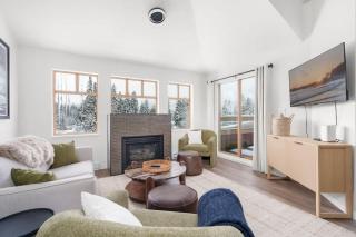 Whistler Village PentHouse, 3 BDR - Walk to Ski - 2