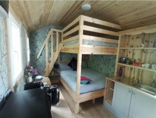 Meadow Hut - 8