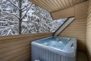 Luxury 3-Bed Whistler Village - Private Hot Tub - 7