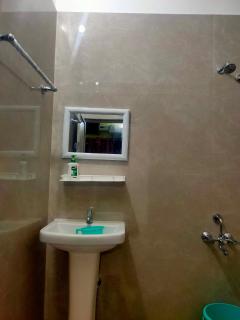 3bhk room 1ac 2non ac 2batroom - 4