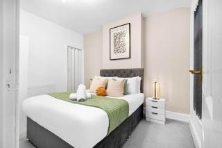Stylish Three Bed House - Garden - On Street Parking - Netflix 11TM - 2