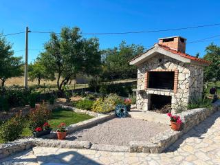 Villa Malenica - 4BR, Heated pool and 1000m2 fenced garden - 5