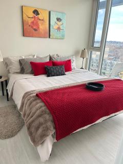 Rooftop Terrace, Air Conditioning, Sunnyside King Bed, Parking, Kensington C-Train, Top Property - 5