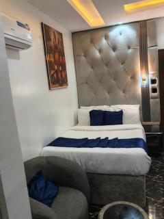 Thereignvella suites and apartments - 5