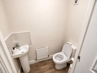 Modern Wixams Bedford House 3 Single Beds Free Parking - 3