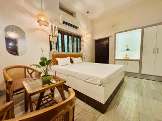 Vintage Vibe Private Room in Varanasi and Kitchen - 0