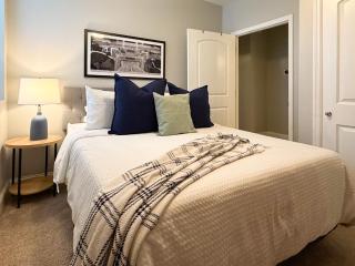Family Retreat - Hot Tub - Fireplace - Tower Grove - Saint Louis - 1