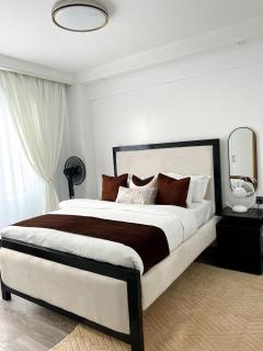 Beige & brown palace - 0