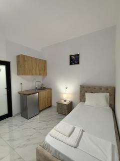 Angela Rooms - 6