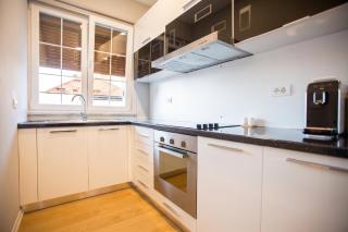 Enjoy Tirana 4BR & BBQ Terrace at Blloku - Central Tirana - 3