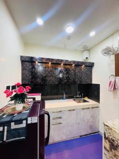 Ek murti Ufairai mall - 2