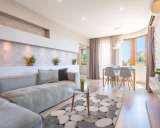 Designer two-bedroom apartment - 0
