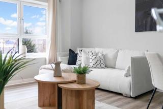 Glasgow Apt with Fast WiFi - Walk to Subway - Easy City Access - 7