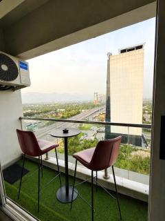 ELYSIUM TOWER- One Bedroom Luxury Apartment With Balcony & City View OPP Centaurus Mall Islamabad - 9