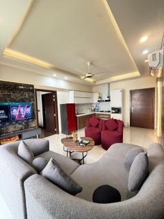 ELYSIUM TOWER- One Bedroom Luxury Apartment With Balcony & City View OPP Centaurus Mall Islamabad - 6