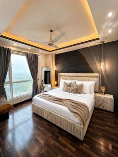 ELYSIUM TOWER- One Bedroom Luxury Apartment With Balcony & City View OPP Centaurus Mall Islamabad - 0
