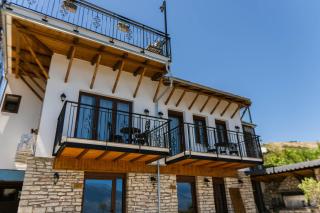 The Golden View Guesthouse - Gjirokastër - 8