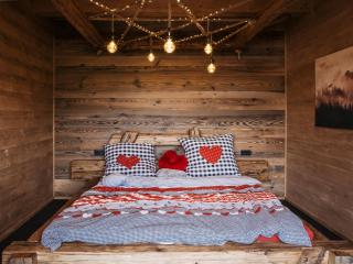 Romantikchalet Fuchsbau mit eigenen Wellnessbereich, Komfort und viel Ruhe in der Natur - 1