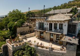 The Golden View Guesthouse - Gjirokastër - 7