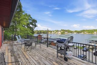 Family-Friendly Lakefront Home Near Shorty Pants Bar | 21 MM - 3