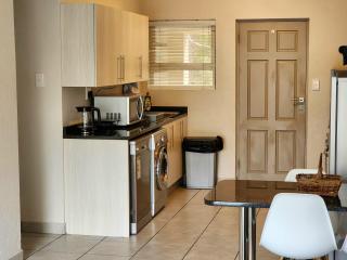 Comfort & Style at the Ihita Complex - Beverley, Sandton - 1