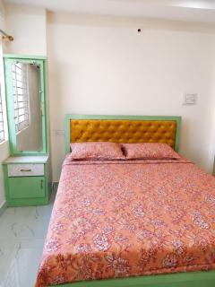 KB's Stay - Serene Premium 2BHK Couple Friendly - 3