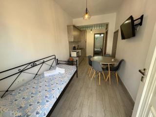 Toula' s Village Apartment - 9